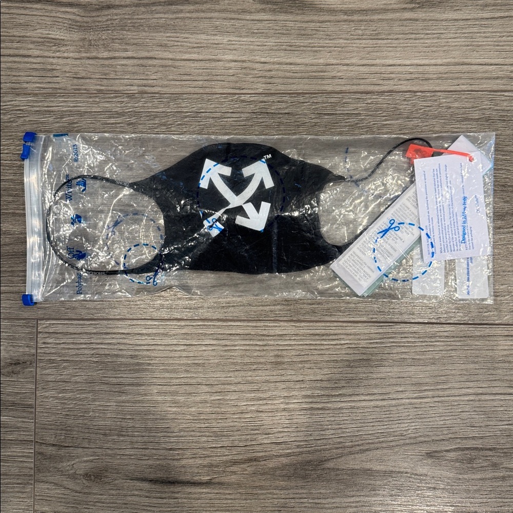 OFF-WHITE Arrow Simple Logo Black And White Mask Size Large/Extra Large